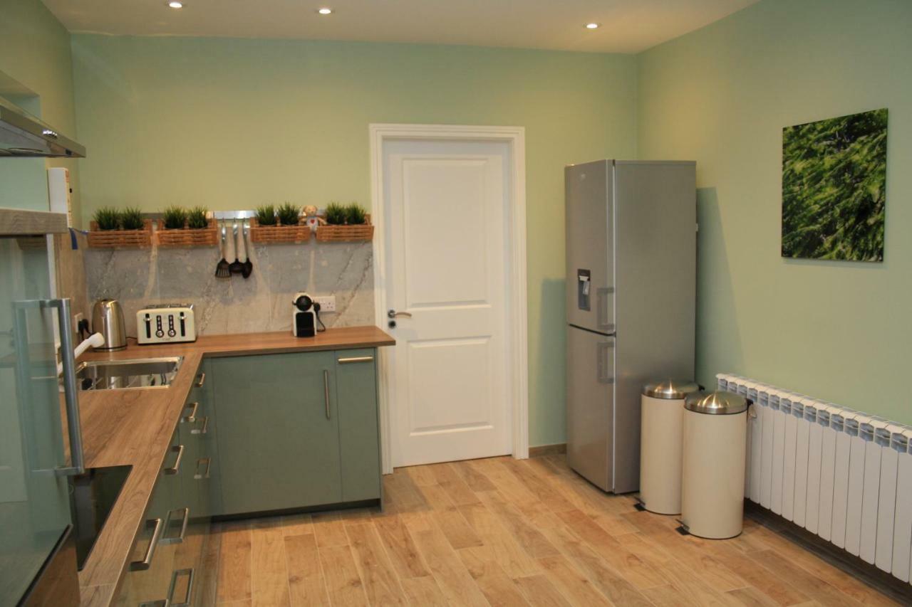 Atlantic Retreat Lodge Kinvara Exterior foto
